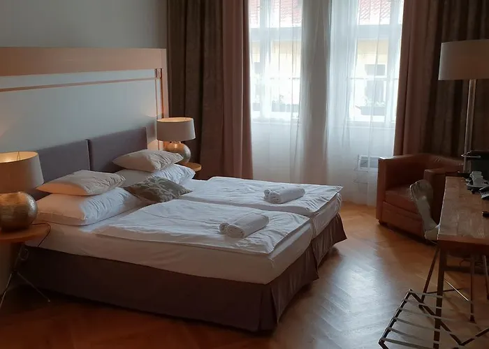 ホテル ユングマン 4*