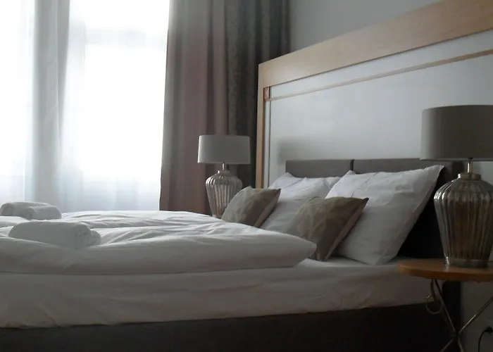 Jungmann 4* Prague